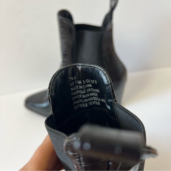 Just Fab Heeled Black Booties 7 - Picture 4 of 11